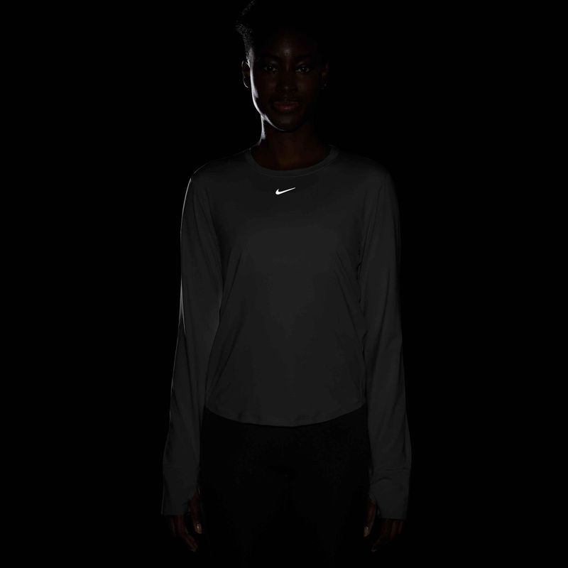 Trainings-Longsleeve Nike One Classic Dri-Fit white/black 4