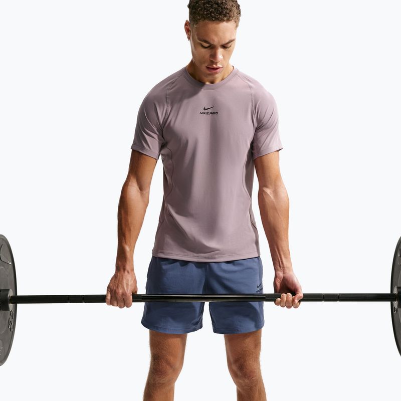Trainings-T-Shirt Herren Nike Pro Training Dri-Fit light violet ore/black 6