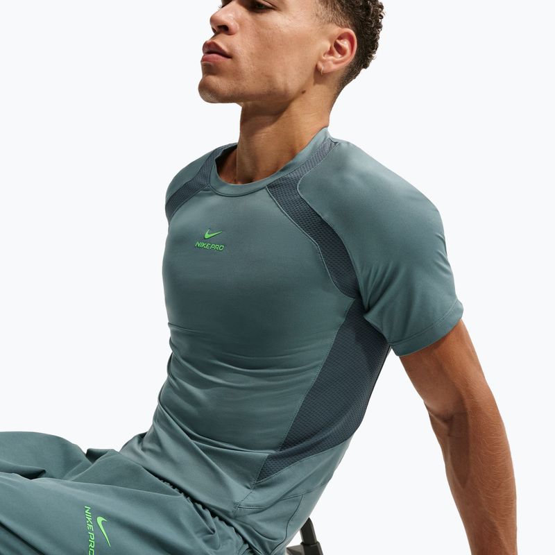 Trainings-T-Shirt Herren Nike Pro Training Dri-Fit mineral slate/faded spruce/green strike 4