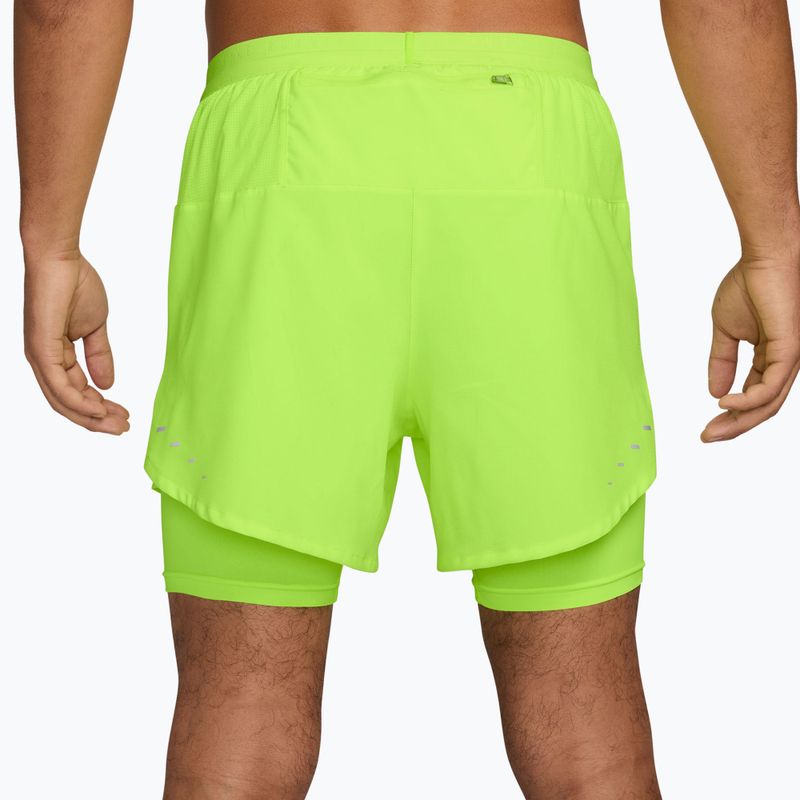 Herren-Laufshorts Nike Stride Dri-Fit Hybrid 5" volt ice 2