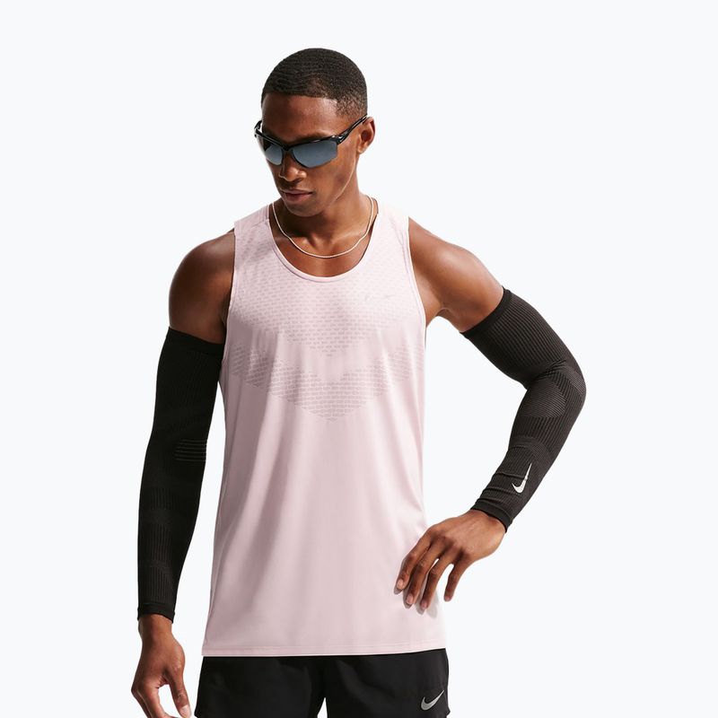 Herren-Laufshirt Nike Stride Dri-Fit ADV silt red