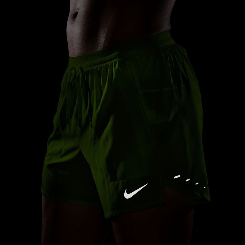 Herren-Shorts Nike Stride Dri-Fit mit Innenhose 5" volt ice 7