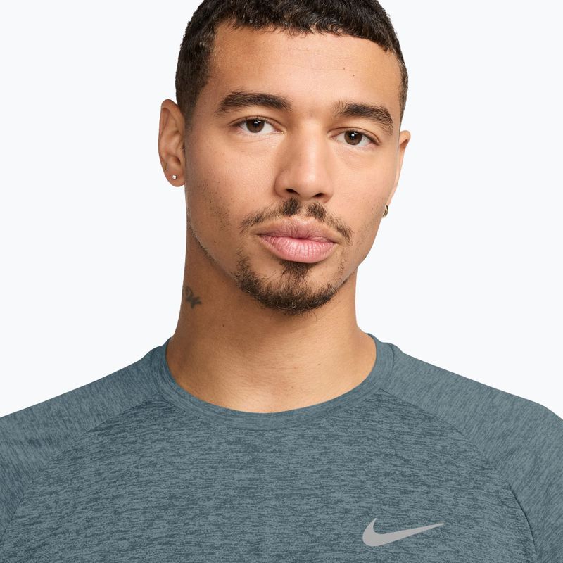 Laufshirt für Herren Nike Stride ADV mineral slate 3