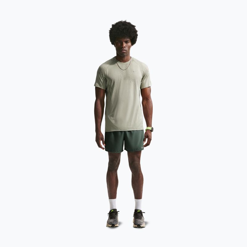 Herren-Laufshirt Nike Stride Dri-Fit ADV spruce fog/light army 2