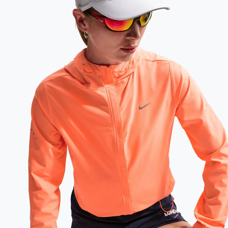 Damen-Laufjacke Nike Swift Repel Packable orange pulse 6