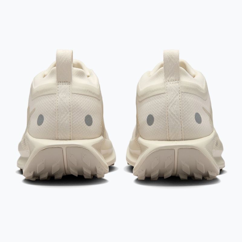 Laufschuhe für Damen Nike Pegasus Trail 5 GTX light orewood brown/safety orange/cream Ii 4