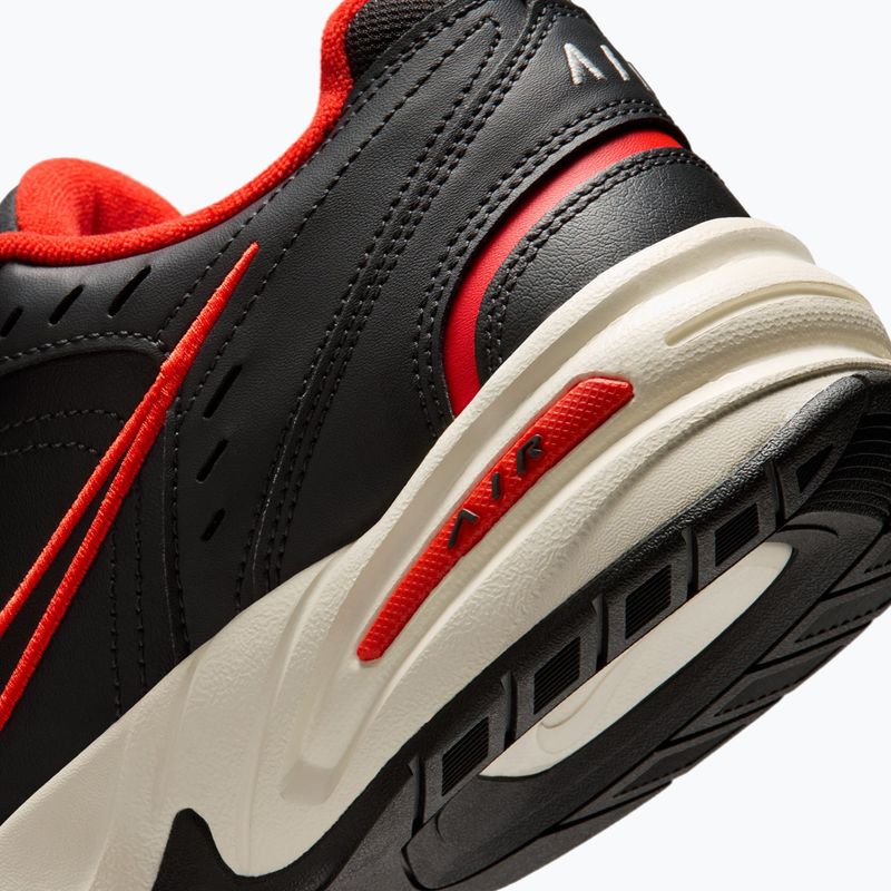 Herren Trainingsschuhe Nike Air Monarch IV dark smoke grey/picante red/black 4