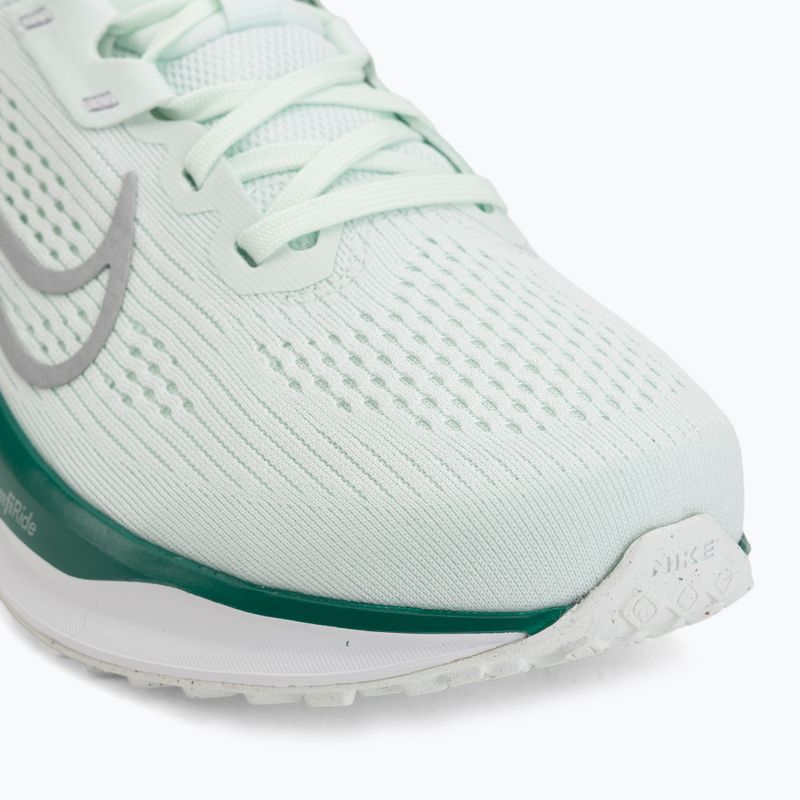 Laufschuhe für Damen Nike Quest 6 barely green/white/metallic silver 7