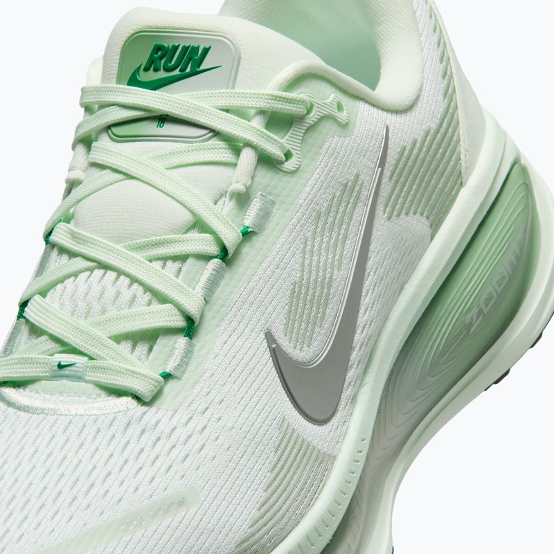 Laufschuhe für Damen Nike Vomero 18 barely green/steam/metallic silver 3