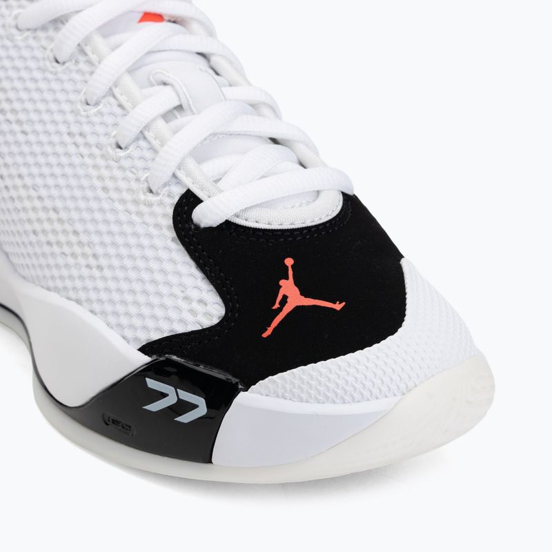 Buty do koszykówki dziecięce Nike Jordan Luka 77 GS Jr white/black/sail/bright crimson 7