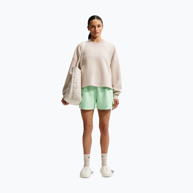 Damen Trainingsshorts Nike 24.7 ImpossiblySoft cucumber calm/illusion green 2