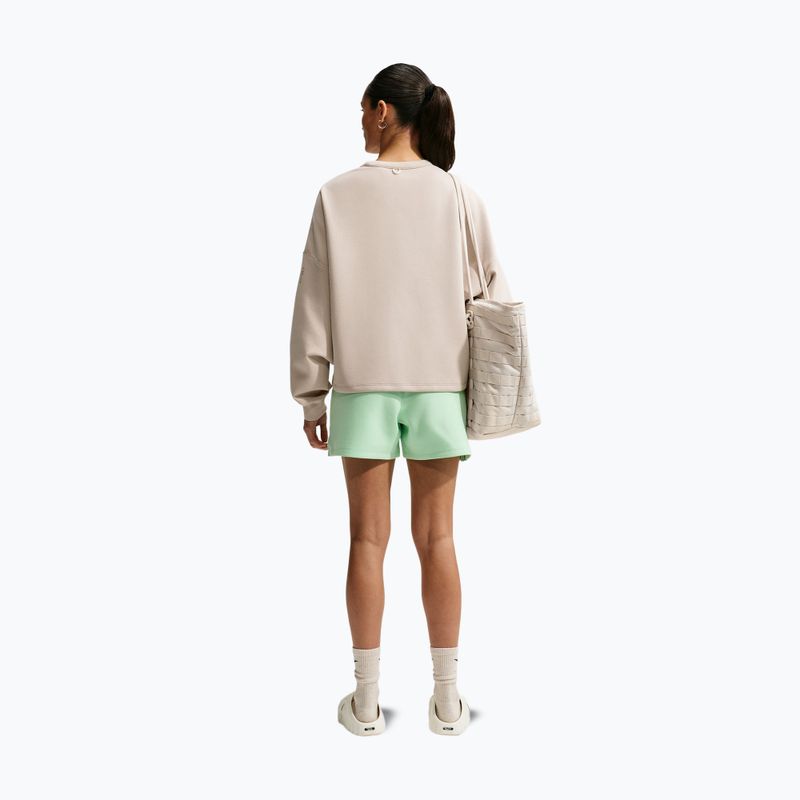 Damen Trainingsshorts Nike 24.7 ImpossiblySoft cucumber calm/illusion green 3