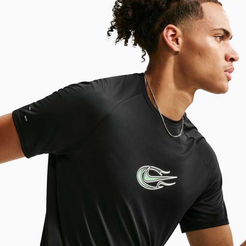 Herren-Laufshirt Nike Stride black 5