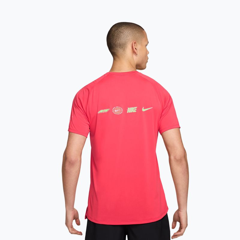 Herren-Laufshirt Nike Stride fusion red 2