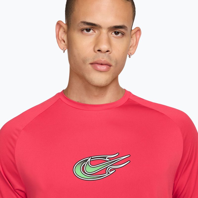 Herren-Laufshirt Nike Stride fusion red 3
