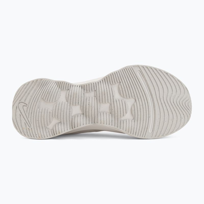 Damen-Schuhe Nike Motiva 2 summit white/phantom/metallic silver 4