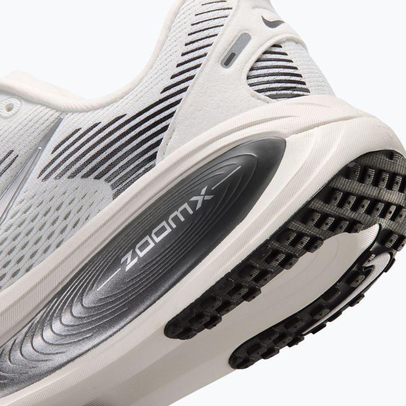 Laufschuhe für Damen Nike Vomero 18 summit white/sail/metallic silver 6