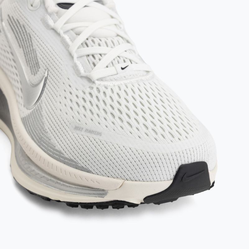 Laufschuhe für Damen Nike Vomero 18 summit white/sail/metallic silver 7