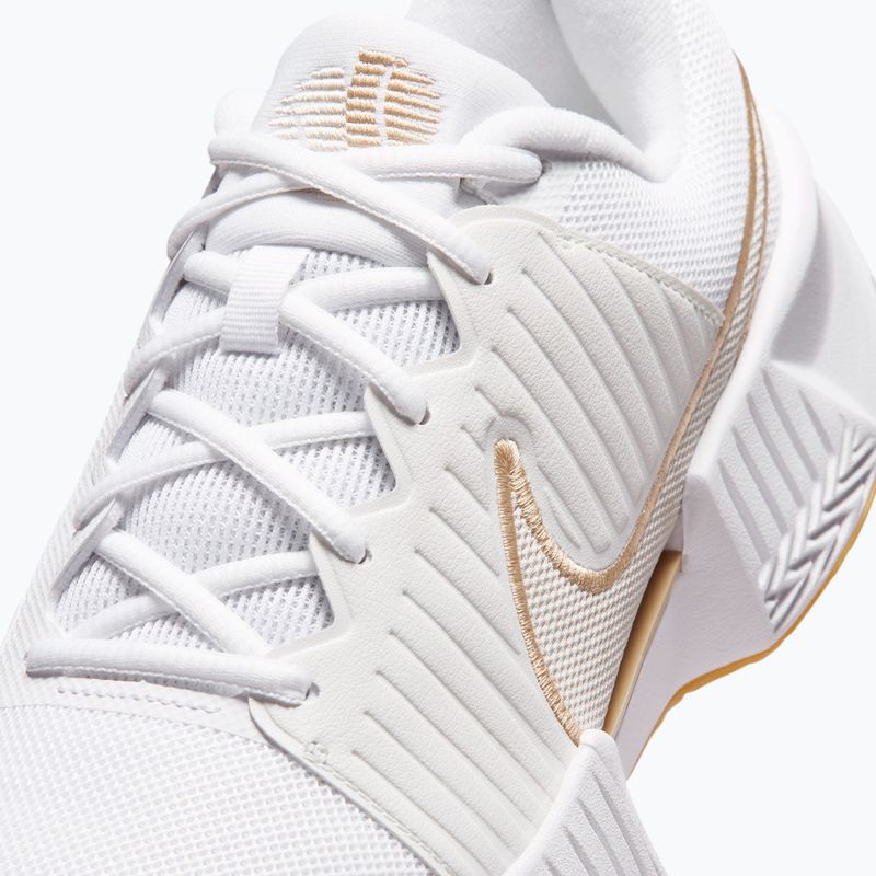 Damen Tennisschuhe Nike GP Challenge Pro white/summit white/linen/light orewood brown 4
