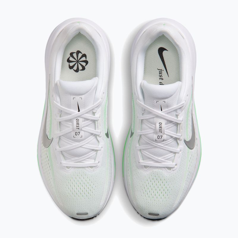 Laufschuhe für Damen Nike Quest 7 white/illusion green/metallic silver 5