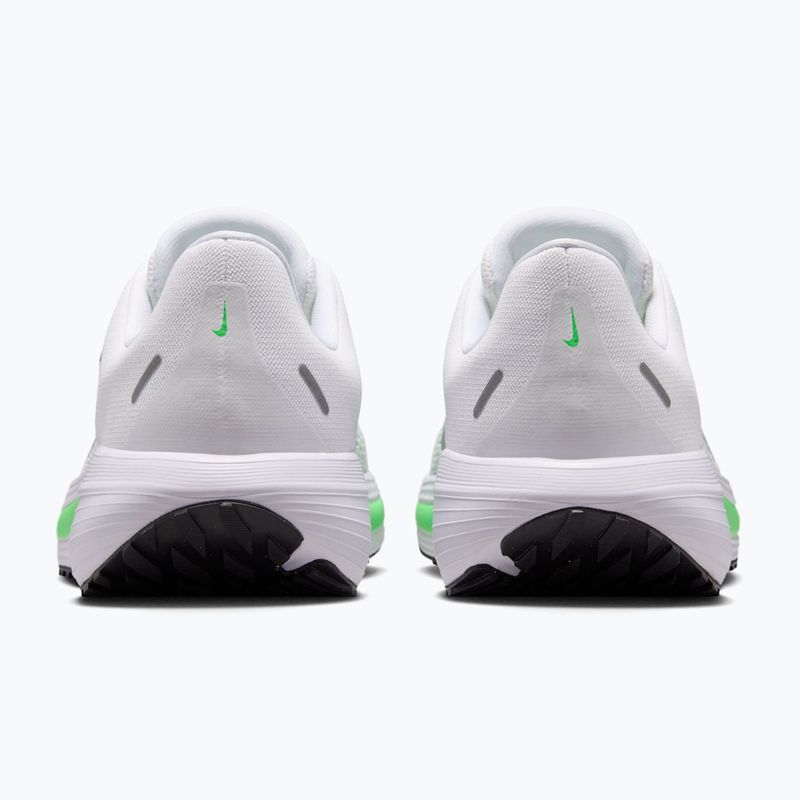 Laufschuhe für Damen Nike Quest 7 white/illusion green/metallic silver 6