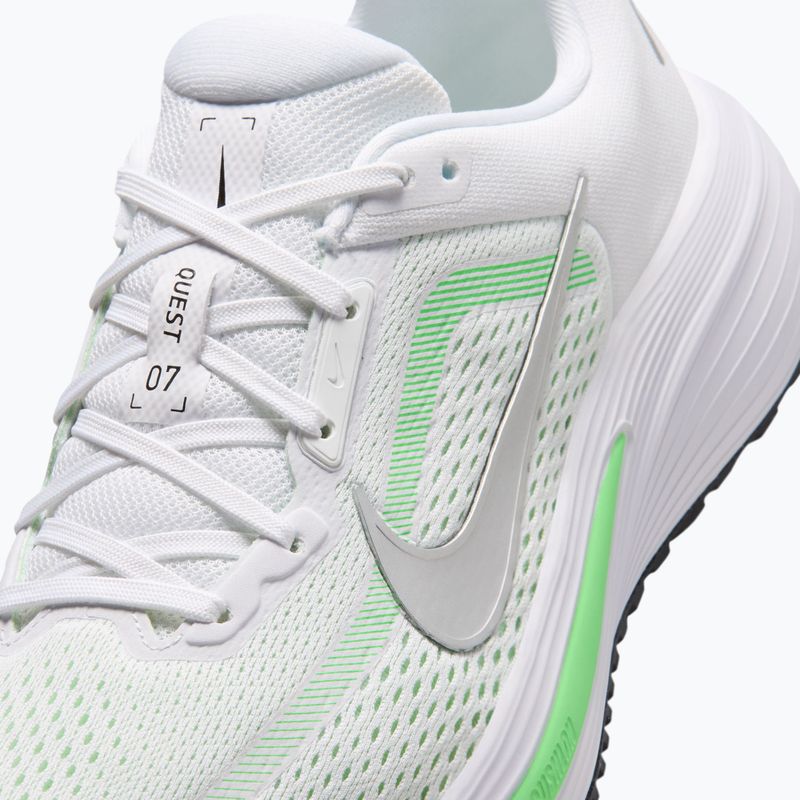 Laufschuhe für Damen Nike Quest 7 white/illusion green/metallic silver 7