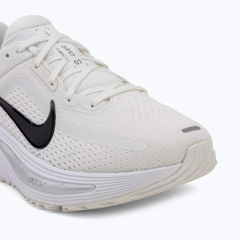 Laufschuhe für Damen Nike Quest 7 summit white/white/metallic silver/black 7