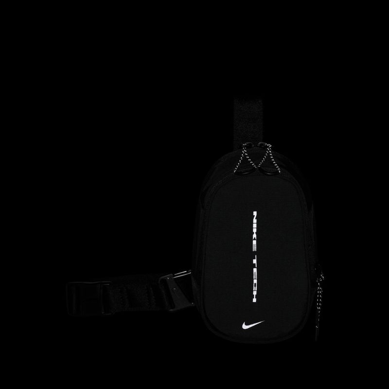 Gürteltasche Nike Tech Commute 1 l black/black/reflect silver 8