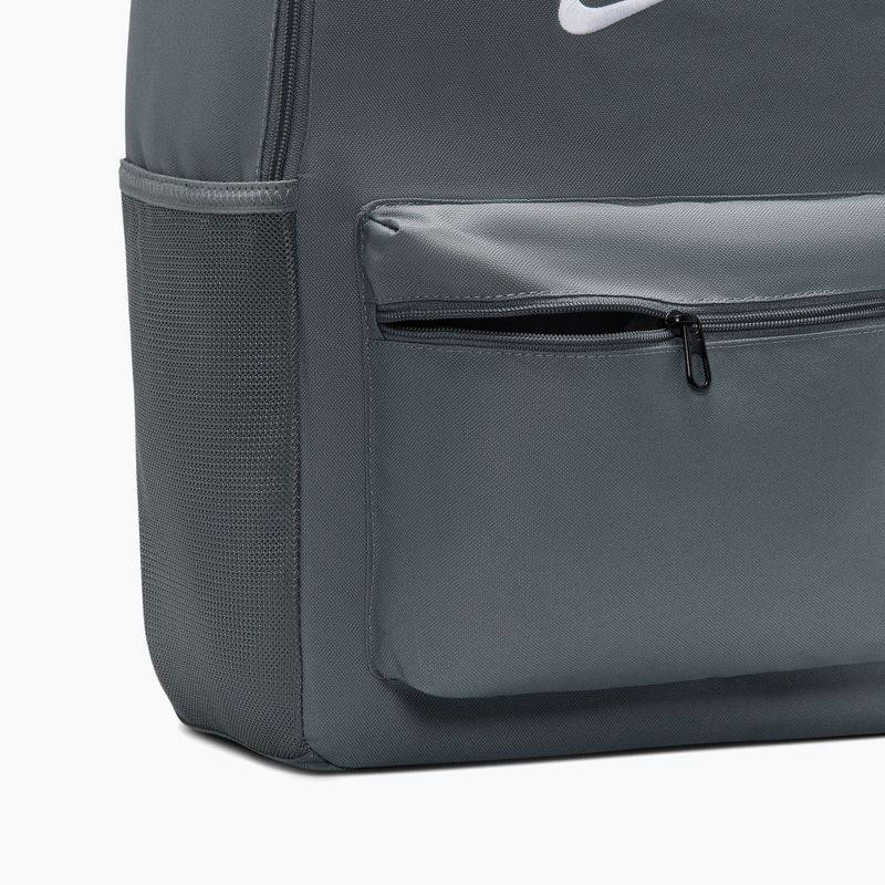 Cityrucksack Nike Heritage 23 l smoke grey/smoke grey/white 5