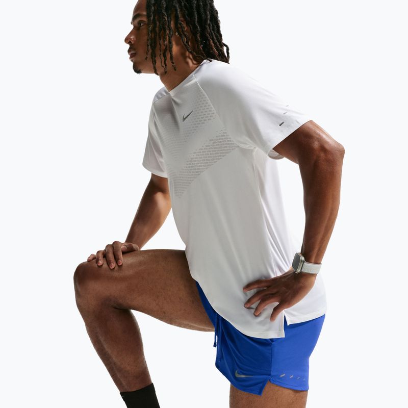 Herren-Shorts Nike Stride Dri-Fit mit 5" Innenbeinlänge und Slip-Futter in Hyper Royal 4