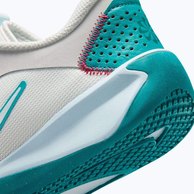 Nike Omni Multi-Court Schuhe in Off-White/Energy/Glacier Blue 15