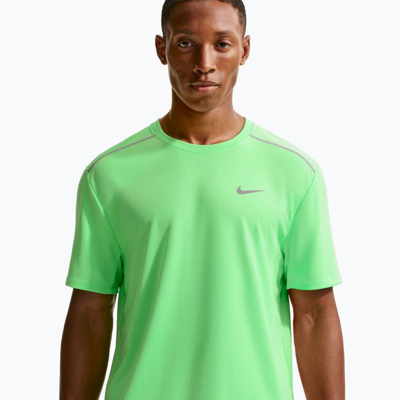 Herren-Laufshirt Nike Miler Dri-Fit UV illusion green 4