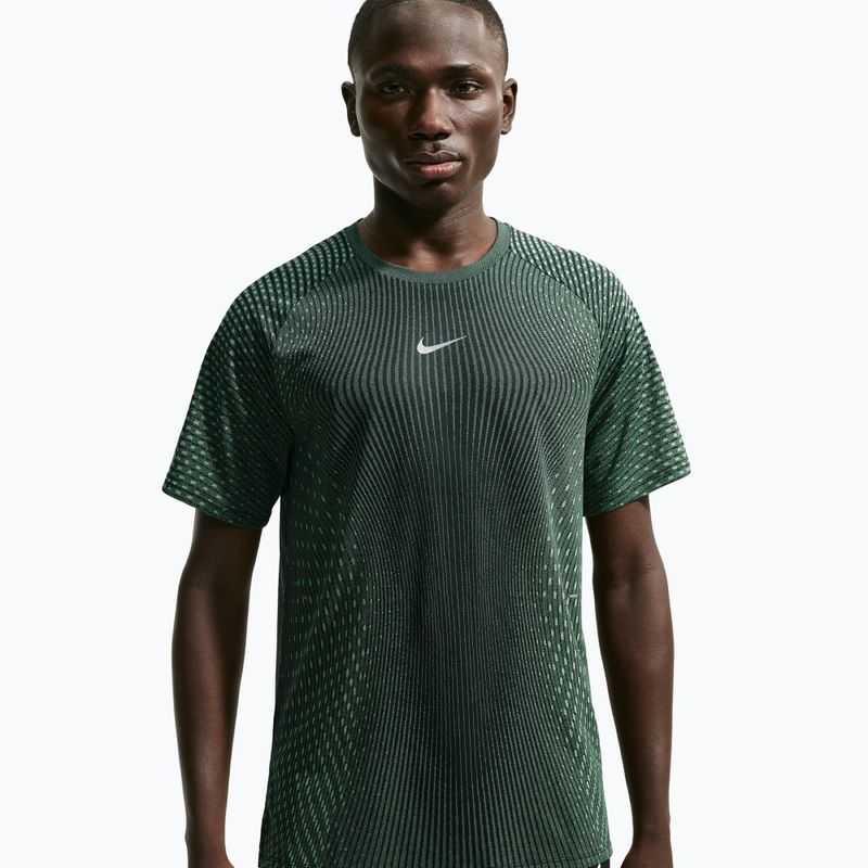 Herren-Laufshirt Nike Stride black/light green spark 4