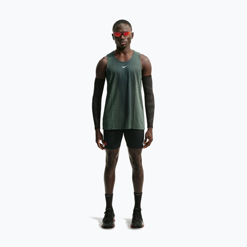 Herren-Laufshirt Nike Stride black/light green spark 2