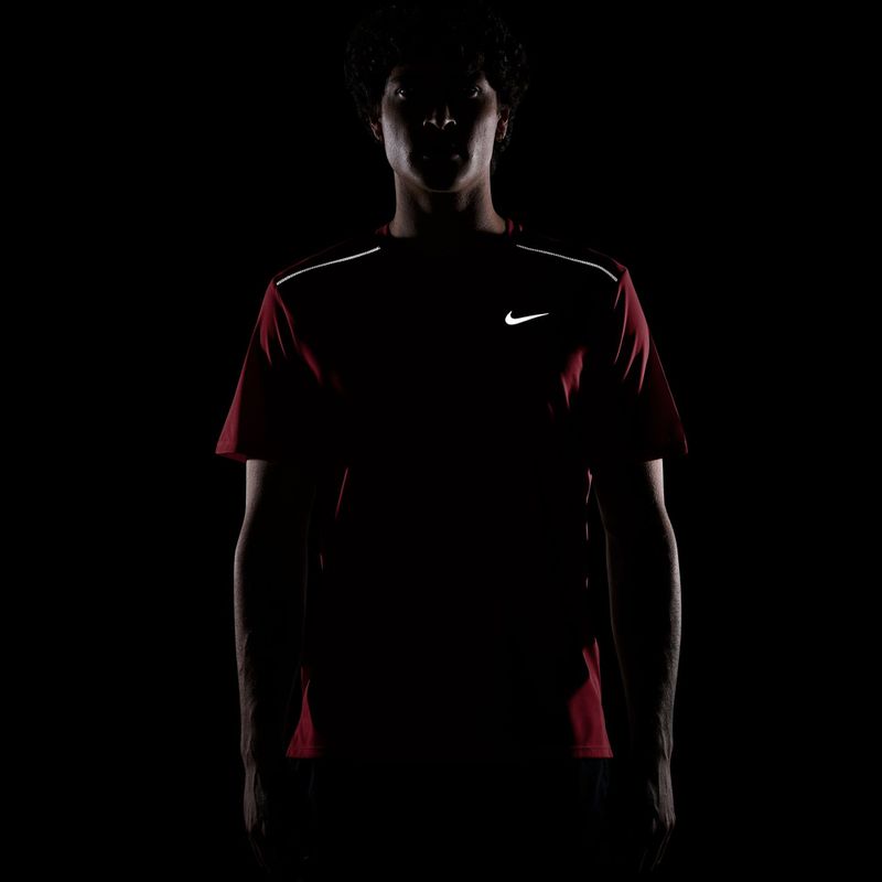 Herren-Laufshirt Nike Miler Dri-Fit UV tough red/mystic dates 7