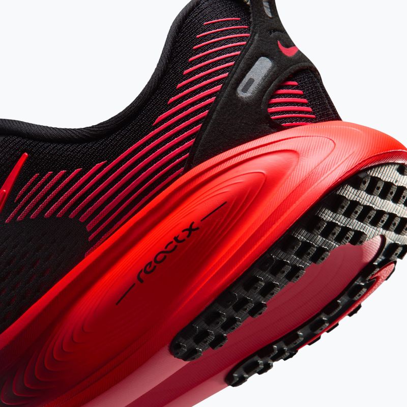 Nike Vomero 18 Laufschuhe schwarz/university red/bright crimson 6