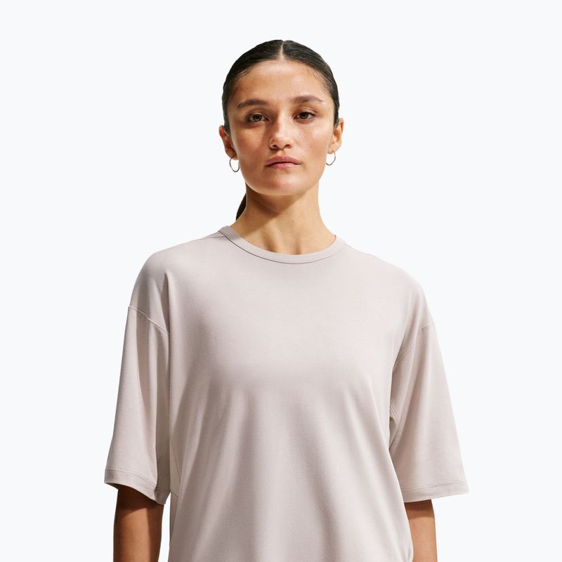 Damen-Trainingsshirt Nike 24.7 ImpossiblySoft Light cream Ii/college grey 3