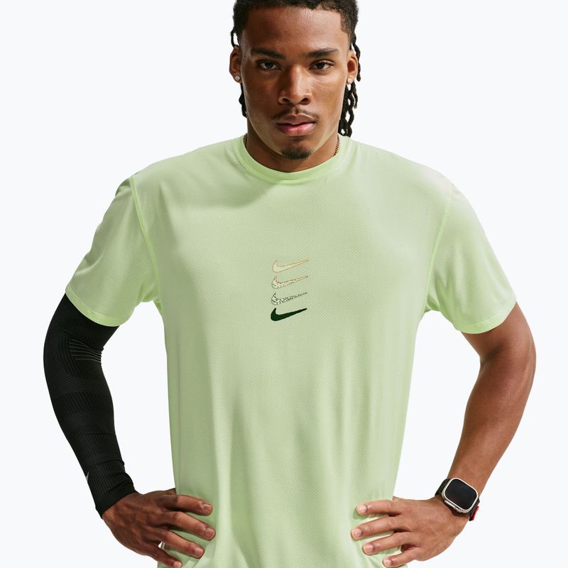 Herren-Laufshirt Nike Dri-Fit Running Top barely volt 4