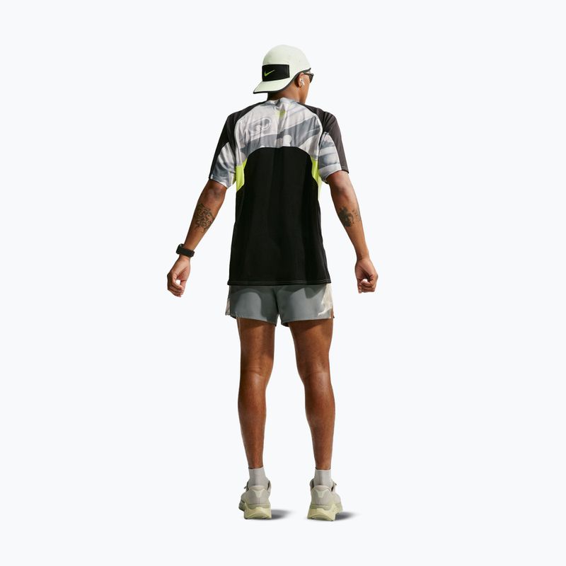Herren-Laufshirt Nike Dri-FIT Printed SS smoke grey/black/light lemon twist 3