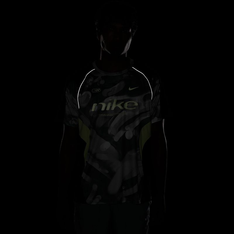 Herren-Laufshirt Nike Dri-FIT Printed SS smoke grey/black/light lemon twist 7