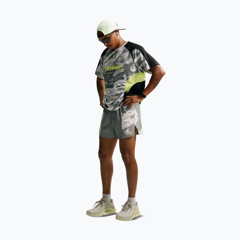 Herren-Laufshorts Nike Dri-Fit 4" smoke grey/black/light lemon twist 2
