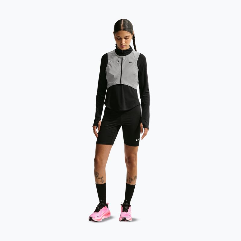 Damen Laufweste Nike Swift Flash metallic cool grey/black 2