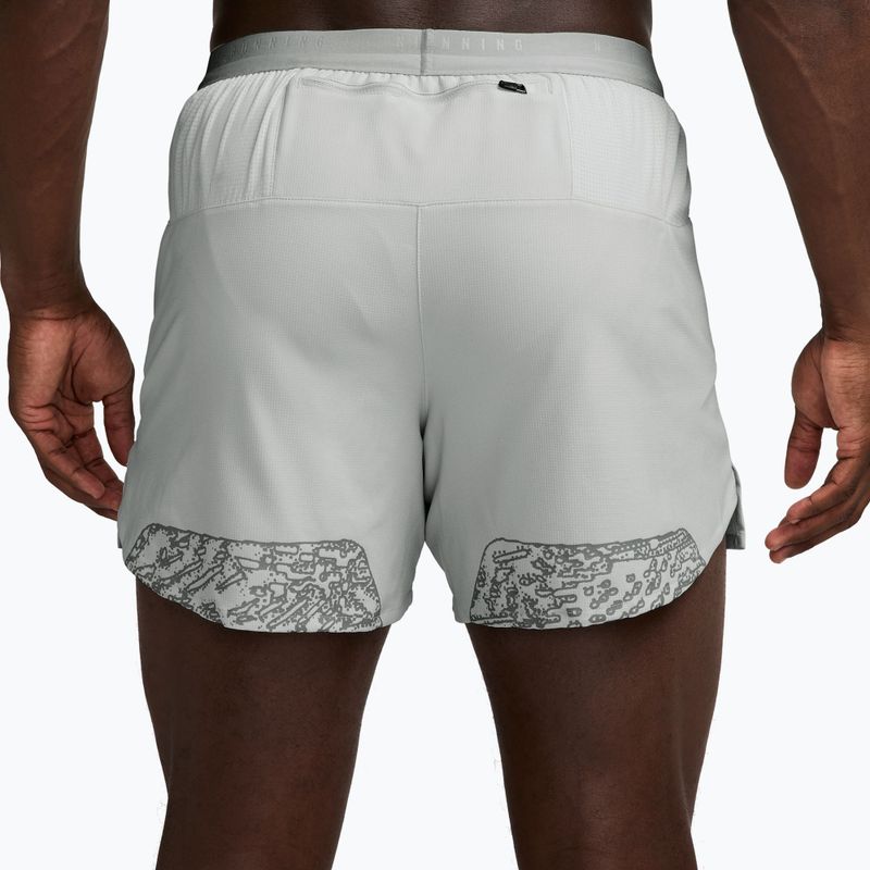 Herren-Laufshorts Nike Stride grey fog 2