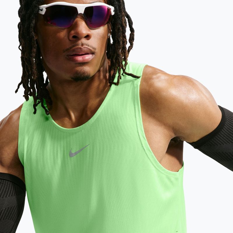 Herren-Laufshirt Nike Stride volt/light silver 5