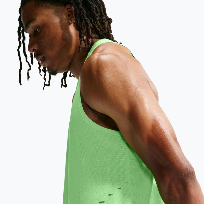 Herren-Laufshirt Nike Stride volt/light silver 6