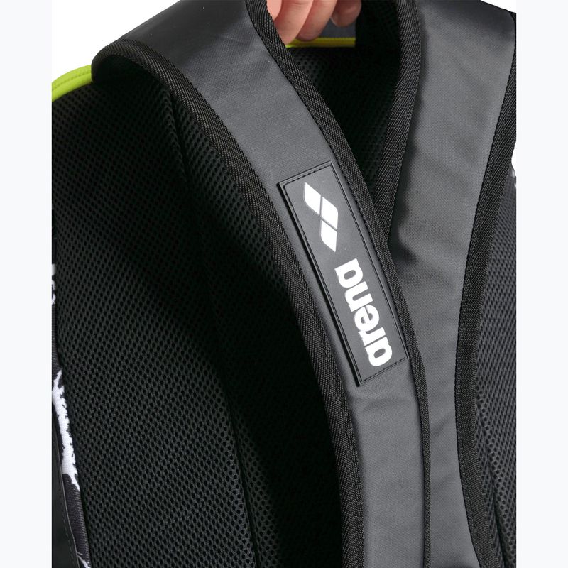 Arena Spiky III 45 l Allover schwarz/weiss Schwimmrucksack 6