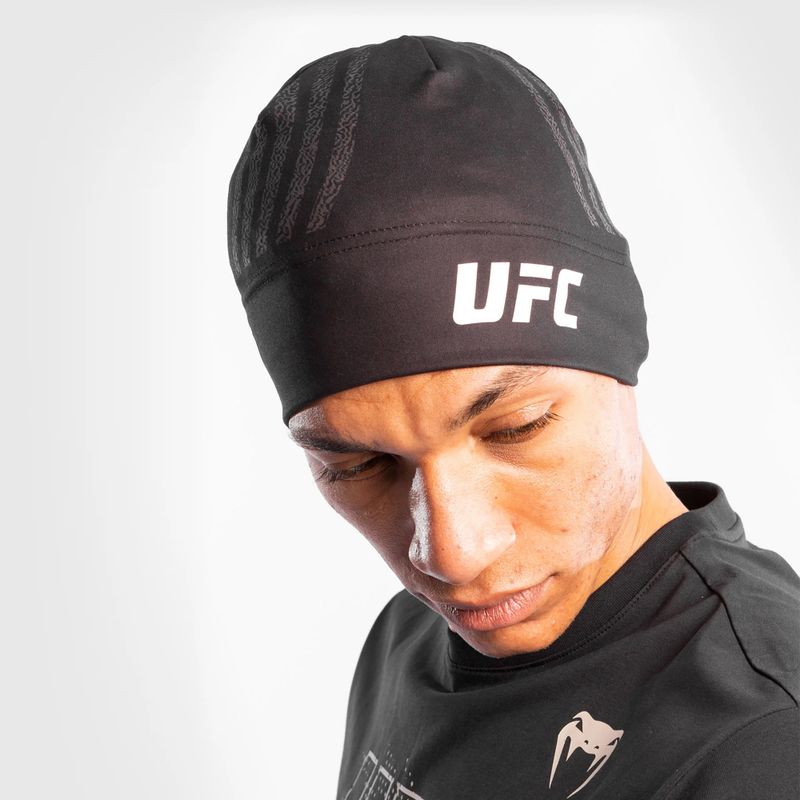 Venum UFC Authentic Fight Night schwarze Kappe 6