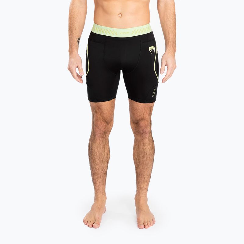 Herren Venum Fusion 2.0 Vale Tudo Shorts schwarz/gelb