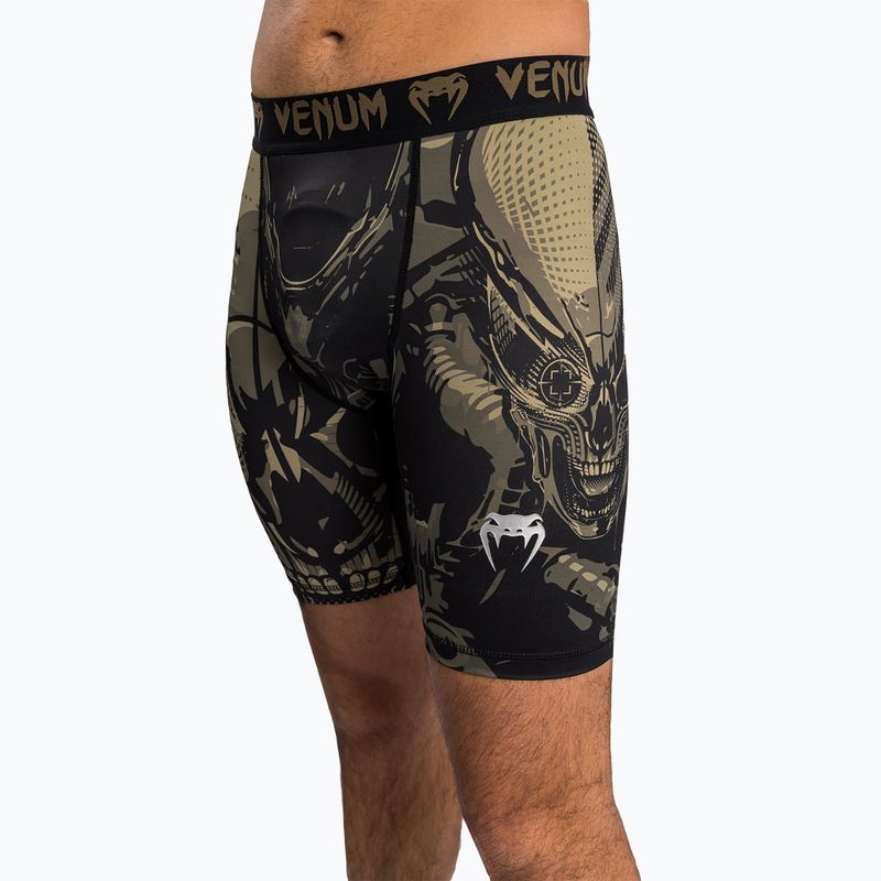 Herren-Trainingsshorts Venum Invander Vale Tudo black/sand 7