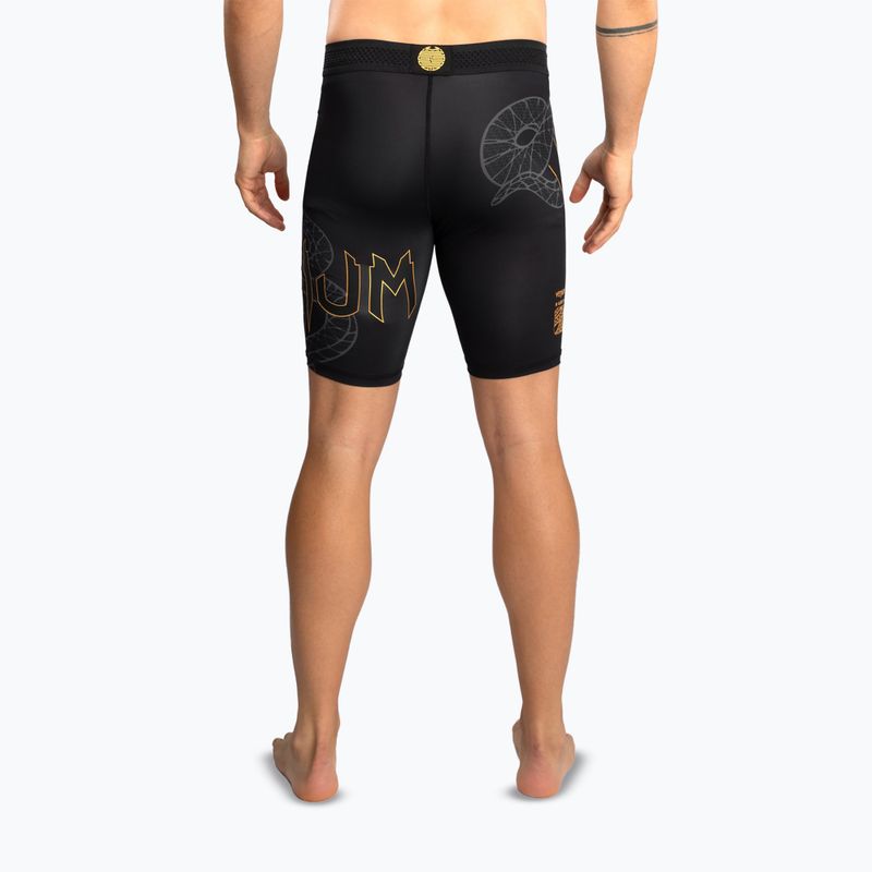 Herren Trainingsshorts Venum Serpenti Vale Tudo black/silver/gold 3